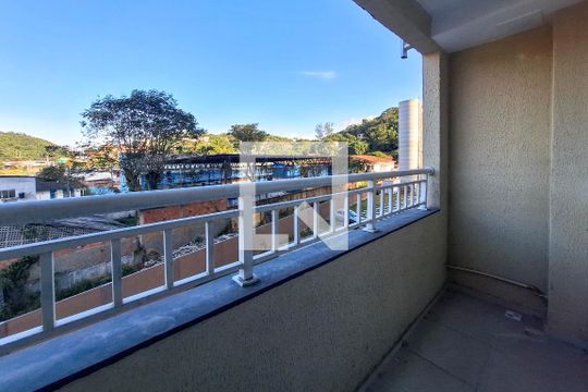 Apartamento à venda com 2 quartos, 47m² em Maria Paula, Niterói