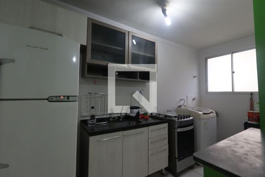 Cozinha de apartamento para alugar com 2 quartos, 50m² em Sumarezinho, Ribeirão Preto