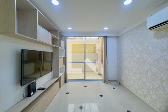 Sala de casa de condomínio à venda com 3 quartos, 174m² em Vila Sao Joao, Guarulhos