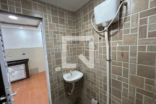 Banheiro de casa para alugar com 1 quarto, 70m² em Olinda, Nilópolis
