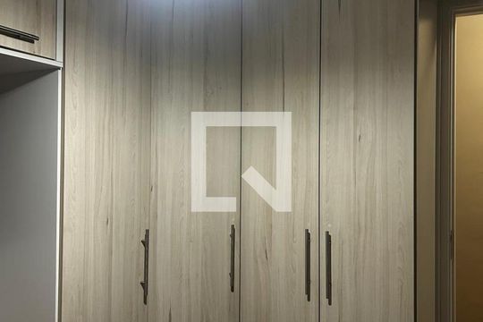 Quarto de apartamento para alugar com 1 quarto, 48m² em Jardim Barro Branco, Cotia