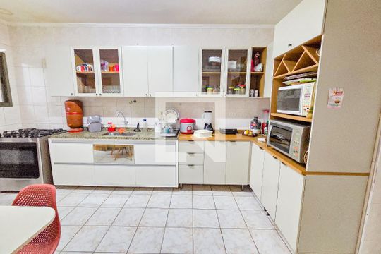 Cozinha de apartamento para alugar com 2 quartos, 92m² em Canto do Forte, Praia Grande