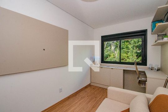 Suíte 1 de casa à venda com 3 quartos, 210m² em Vila Jardim, Porto Alegre