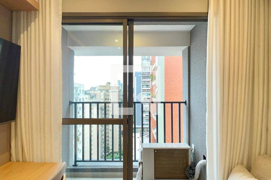 Varanda de kitnet/studio para alugar com 1 quarto, 24m² em Pinheiros, São Paulo