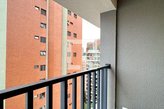 Varanda de kitnet/studio para alugar com 1 quarto, 24m² em Pinheiros, São Paulo