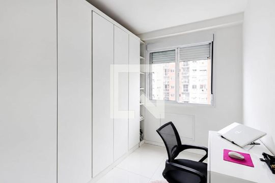 Quarto de apartamento para alugar com 2 quartos, 54m² em Anil, Rio de Janeiro