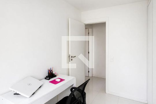 Quarto de apartamento para alugar com 2 quartos, 54m² em Anil, Rio de Janeiro