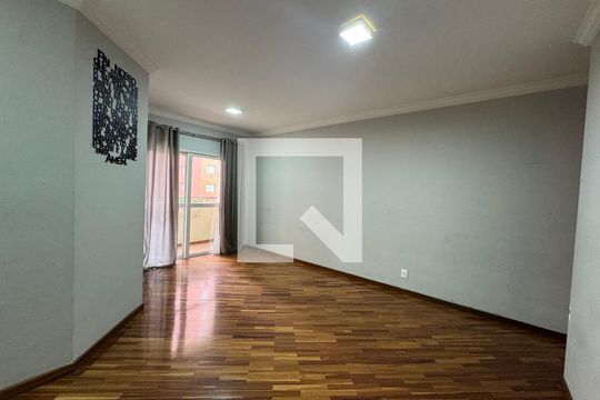 Sala de apartamento para alugar com 3 quartos, 72m² em Piratininga, Osasco