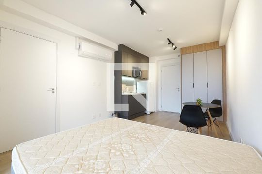 Studio de kitnet/studio para alugar com 1 quarto, 32m² em Sacoma, São Paulo
