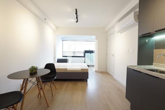 Studio de kitnet/studio para alugar com 1 quarto, 32m² em Sacoma, São Paulo