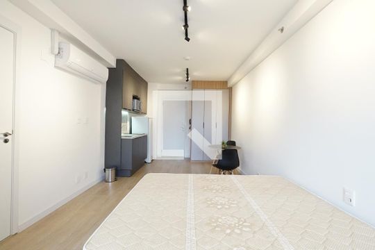 Studio de kitnet/studio para alugar com 1 quarto, 32m² em Sacoma, São Paulo