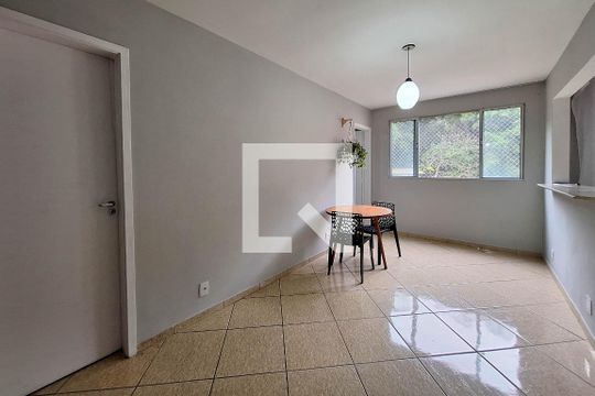 Sala de apartamento à venda com 3 quartos, 63m² em Maria Paula, Niterói