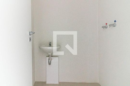 Lavabo de apartamento à venda com 3 quartos, 306m² em Pompeia, São Paulo