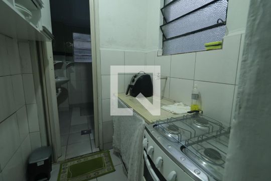 Cozinha de apartamento para alugar com 1 quarto, 27m² em Sé, São Paulo