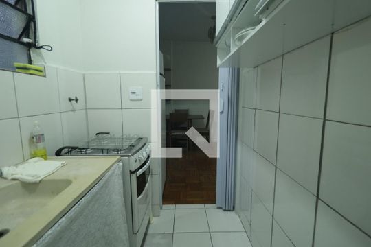 Cozinha de apartamento para alugar com 1 quarto, 27m² em Sé, São Paulo