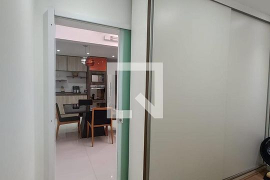 Quarto de apartamento à venda com 3 quartos, 78m² em Vila Marina, Santo André