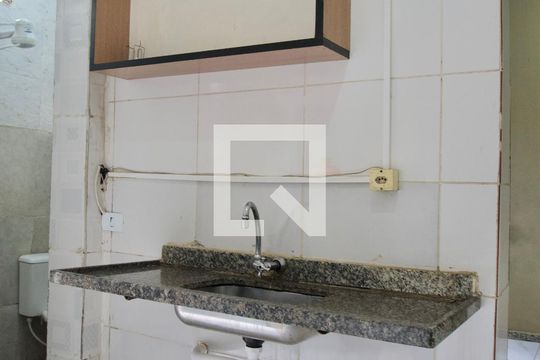 Sala-Cozinha de kitnet/studio para alugar com 1 quarto, 28m² em Parque Pedro Ii, Belo Horizonte
