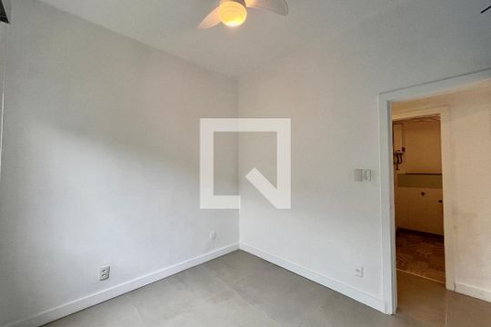 Quarto 1 de apartamento à venda com 2 quartos, 75m² em Jardim Botânico, Rio de Janeiro
