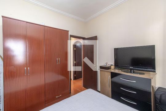 Quarto 1 de casa para alugar com 4 quartos, 469m² em Novo Glória, Belo Horizonte