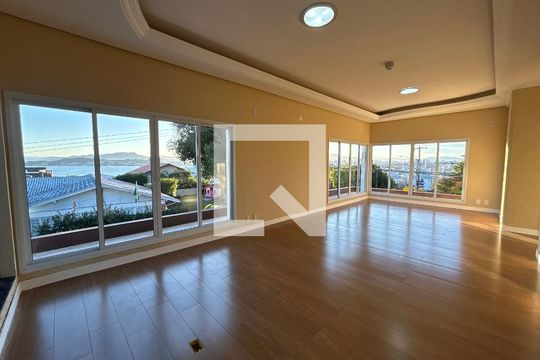 Sala 2 de casa para alugar com 7 quartos, 500m² em Itaguaçu, Florianópolis