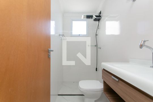 Banheiro  de casa para alugar com 1 quarto, 32m² em Jardim Santa Marcelina, São Paulo