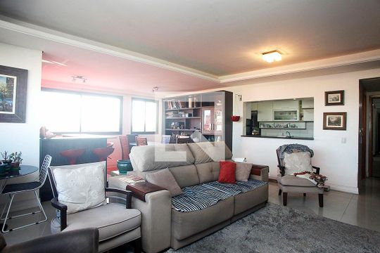 Sala de apartamento para alugar com 3 quartos, 130m² em Petrópolis, Porto Alegre