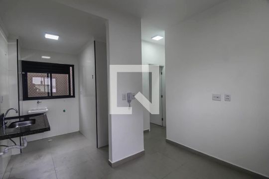 Sala/Cozinha de apartamento para alugar com 2 quartos, 40m² em Chácara Mafalda, São Paulo