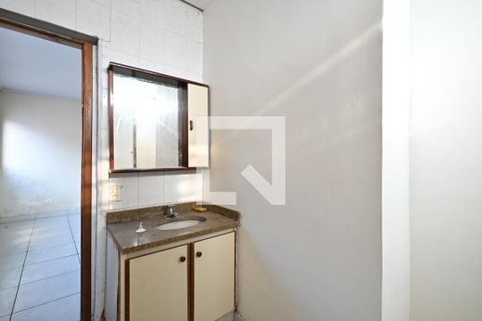 Banheiro da suíte de casa para alugar com 2 quartos, 70m² em Vila Andrade, São Paulo