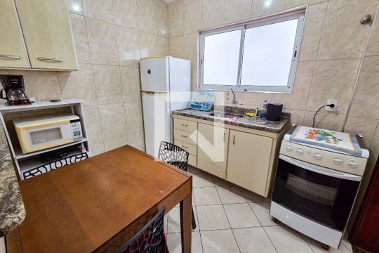 Cozinha de apartamento para alugar com 1 quarto, 53m² em Cidade Ocian, Praia Grande
