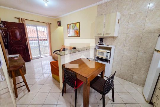 Cozinha de apartamento para alugar com 1 quarto, 53m² em Cidade Ocian, Praia Grande