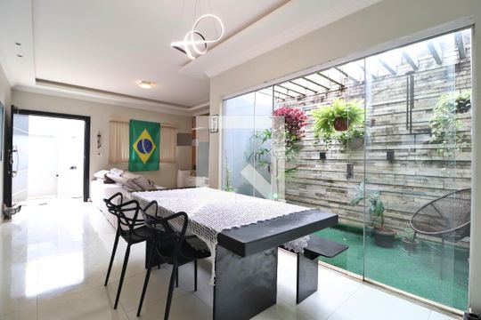 Sala de Jantar de casa para alugar com 3 quartos, 170m² em Santa Luzia, Uberlândia