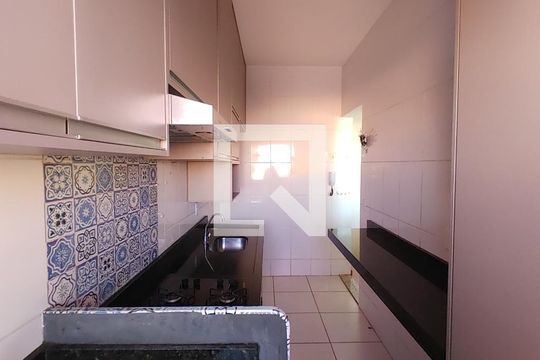 Cozinha/Área de serviço de apartamento para alugar com 3 quartos, 60m² em Jardim Holanda, Uberlândia