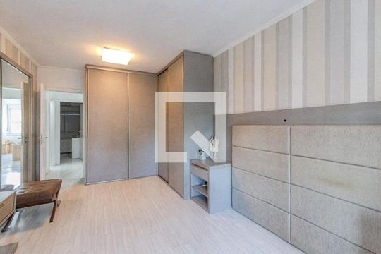 Quarto 1 de casa para alugar com 3 quartos, 209m² em Jardim Sabará, Porto Alegre