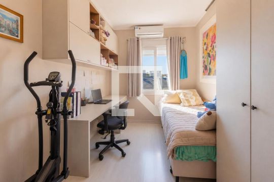 Quarto 2 de casa para alugar com 3 quartos, 209m² em Jardim Sabará, Porto Alegre