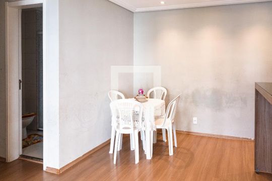 Apartamento à venda com 3 quartos, 56m² em Jardim Cocaia, Guarulhos