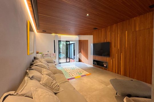 Sala de casa de condomínio à venda com 4 quartos, 407m² em Barra da Tijuca, Rio de Janeiro