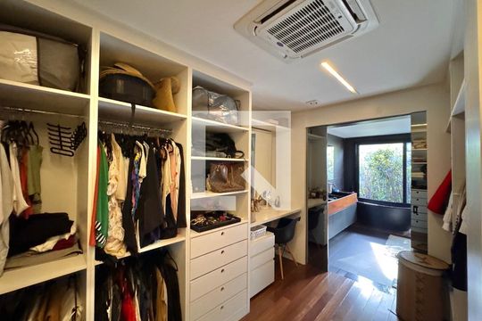Suíte 1 - Closet de casa de condomínio à venda com 4 quartos, 407m² em Barra da Tijuca, Rio de Janeiro