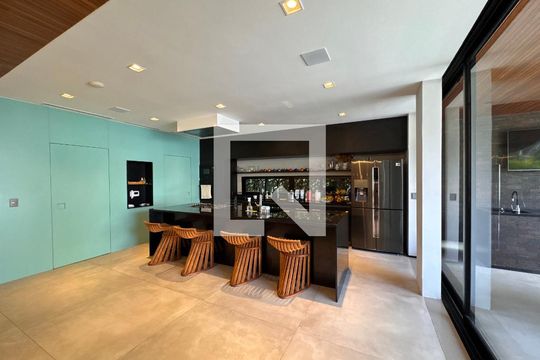 Sala de casa de condomínio à venda com 4 quartos, 407m² em Barra da Tijuca, Rio de Janeiro