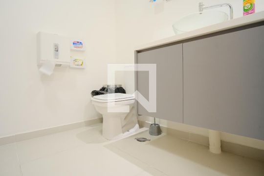 Banheiro de kitnet/studio à venda com 1 quarto, 27m² em Penha de França, São Paulo