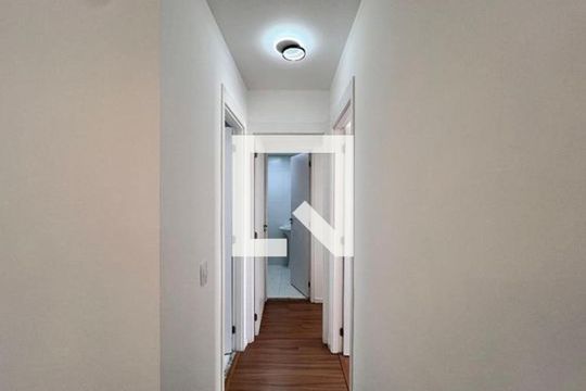 Corredor de apartamento para alugar com 2 quartos, 58m² em Vila Rosalia, Guarulhos
