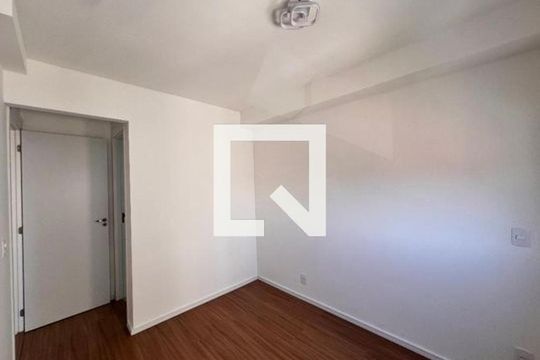 Quarto de apartamento para alugar com 2 quartos, 58m² em Vila Rosalia, Guarulhos