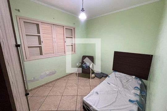 Quarto de casa à venda com 3 quartos, 197m² em Vila Guaraciaba, Santo André
