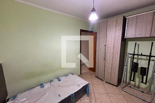 Quarto de casa à venda com 3 quartos, 197m² em Vila Guaraciaba, Santo André
