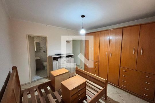 Quarto de casa à venda com 3 quartos, 197m² em Vila Guaraciaba, Santo André