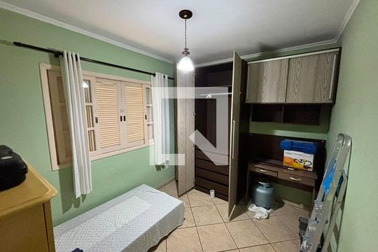 Quarto de casa à venda com 3 quartos, 197m² em Vila Guaraciaba, Santo André