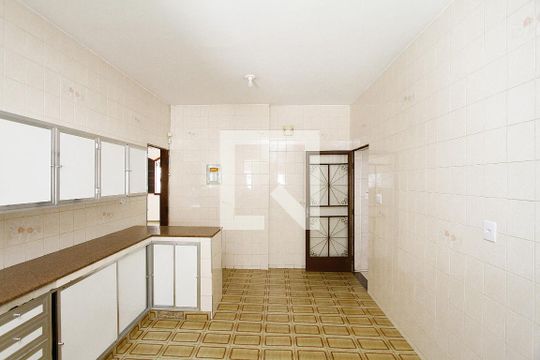 Cozinha de casa para alugar com 3 quartos, 473m² em Palmeiras, Belo Horizonte