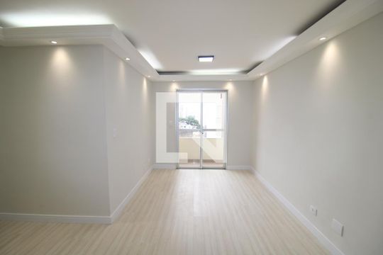 Sala de apartamento à venda com 3 quartos, 68m² em Vila Dionisia, São Paulo