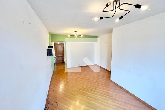 Sala de apartamento para alugar com 3 quartos, 70m² em Jardim das Laranjeiras, São Paulo