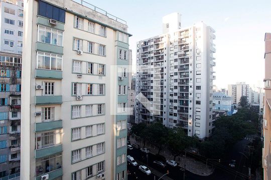 Studio - Sala / Quarto Vista de apartamento para alugar com 1 quarto, 25m² em Centro Histórico, Porto Alegre