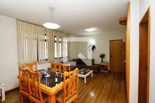 Sala de apartamento à venda com 3 quartos, 120m² em Carlos Prates, Belo Horizonte